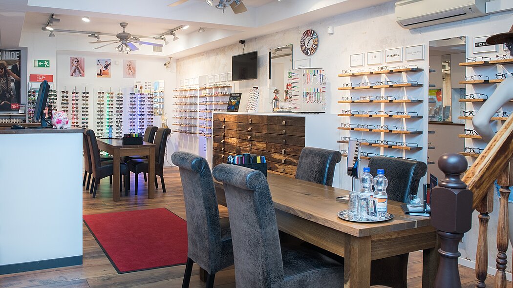 Optik Ott United Optics Innenraum